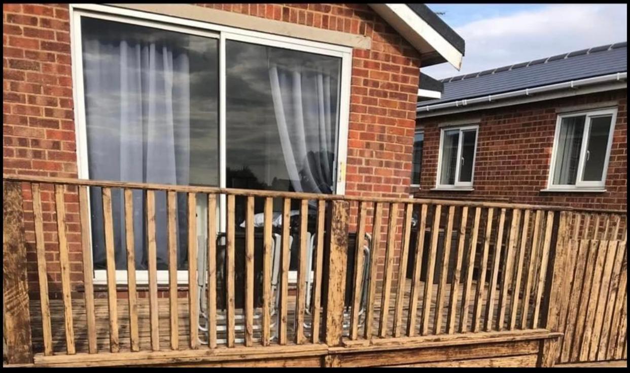 Leysdown-On-Sea Saddlebrook Holiday Park 3 Bedroom Brick Built Chalet Bungalow Экстерьер фото