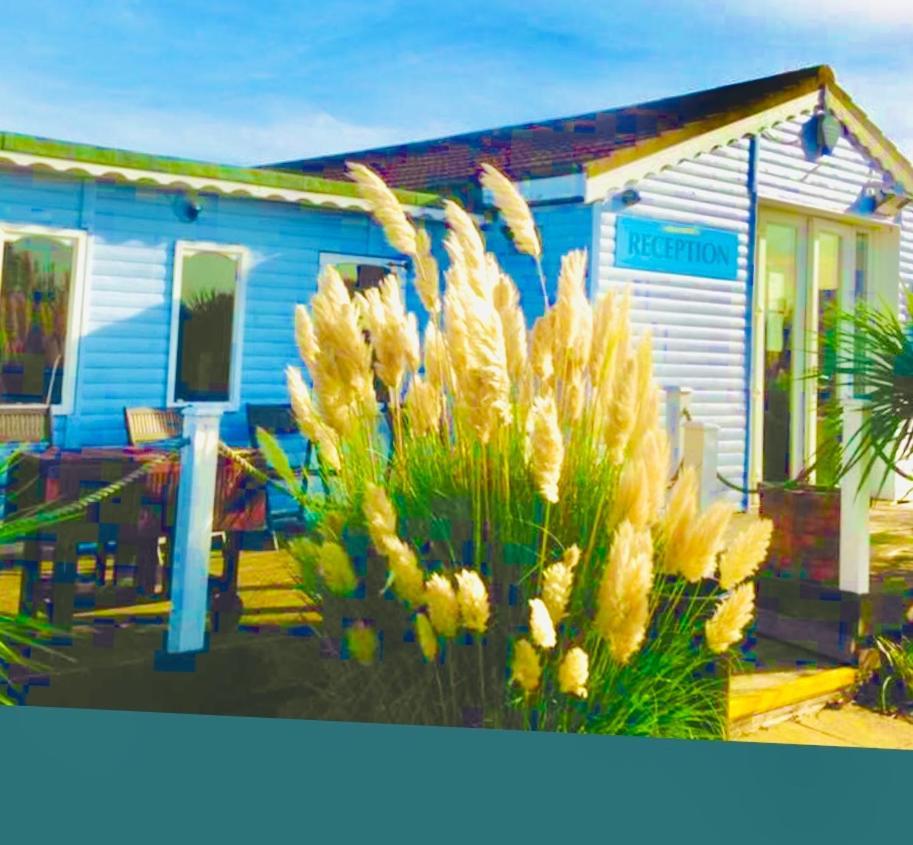Leysdown-On-Sea Saddlebrook Holiday Park 3 Bedroom Brick Built Chalet Bungalow Экстерьер фото