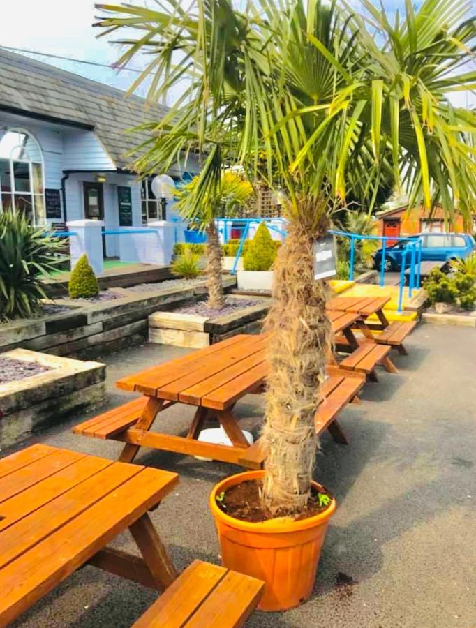 Leysdown-On-Sea Saddlebrook Holiday Park 3 Bedroom Brick Built Chalet Bungalow Экстерьер фото
