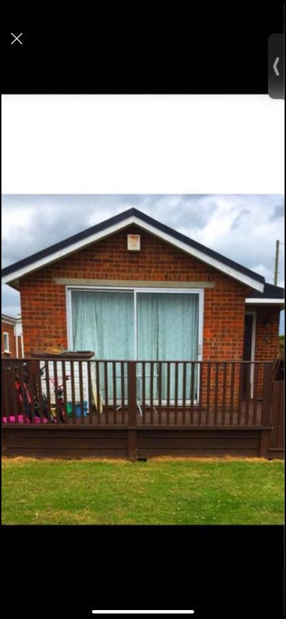 Leysdown-On-Sea Saddlebrook Holiday Park 3 Bedroom Brick Built Chalet Bungalow Экстерьер фото